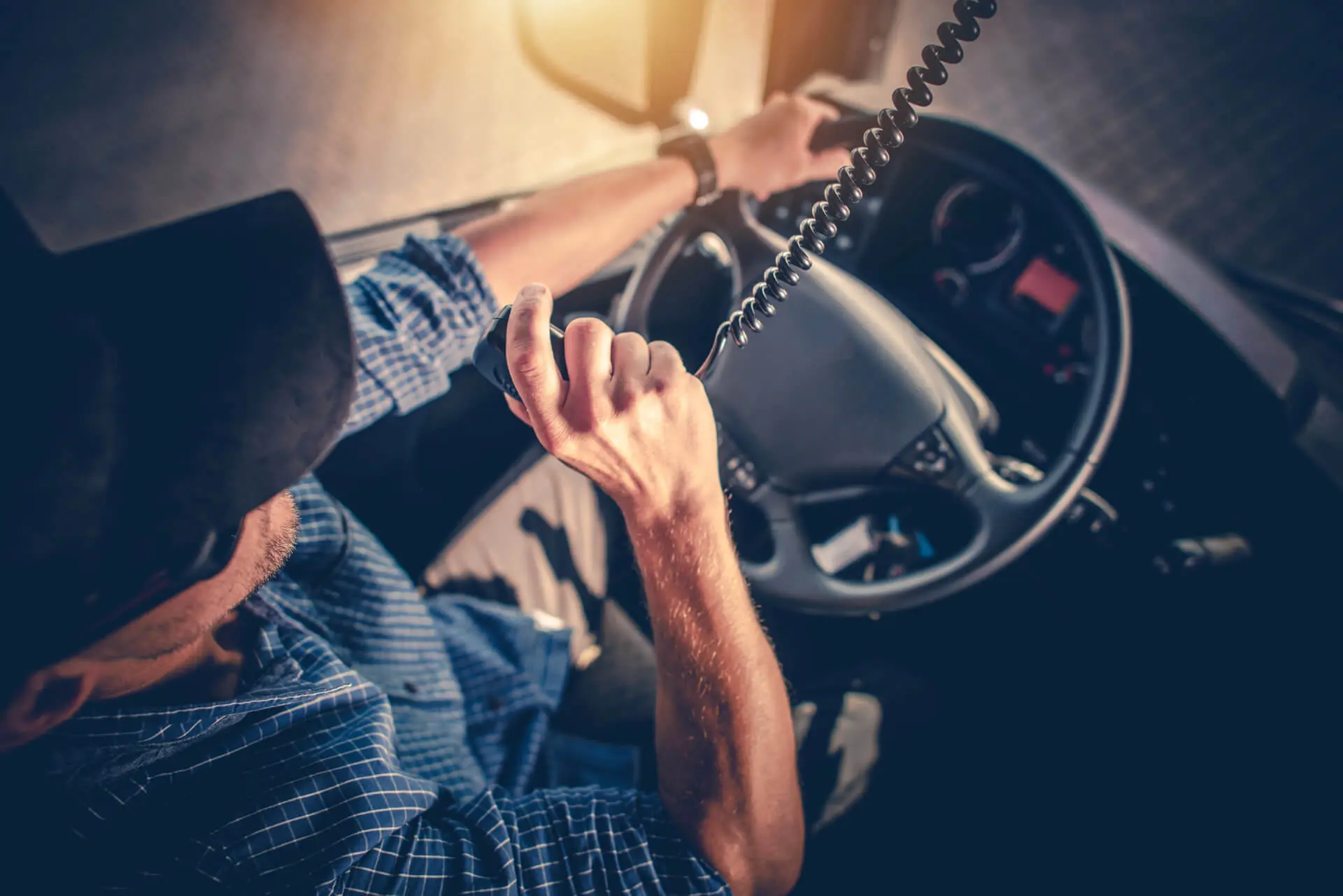Conducteur dans un camion